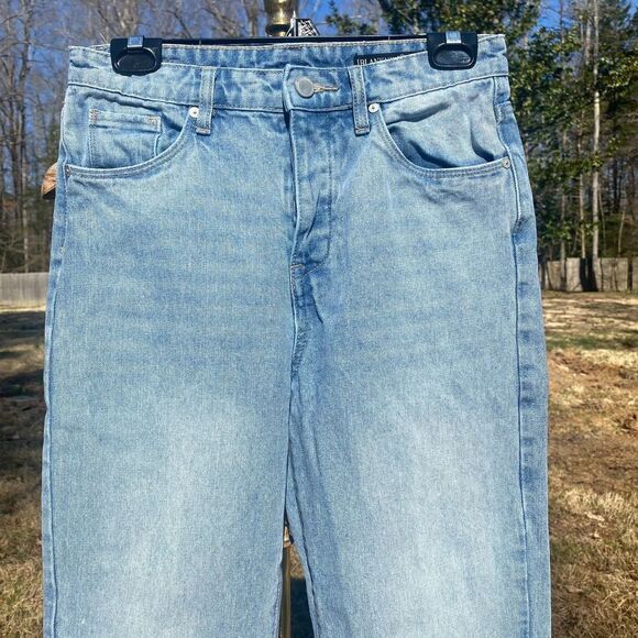 Blank NYC The Madison Crop Light Wash Tapered Jeans - Picture 3 of 10